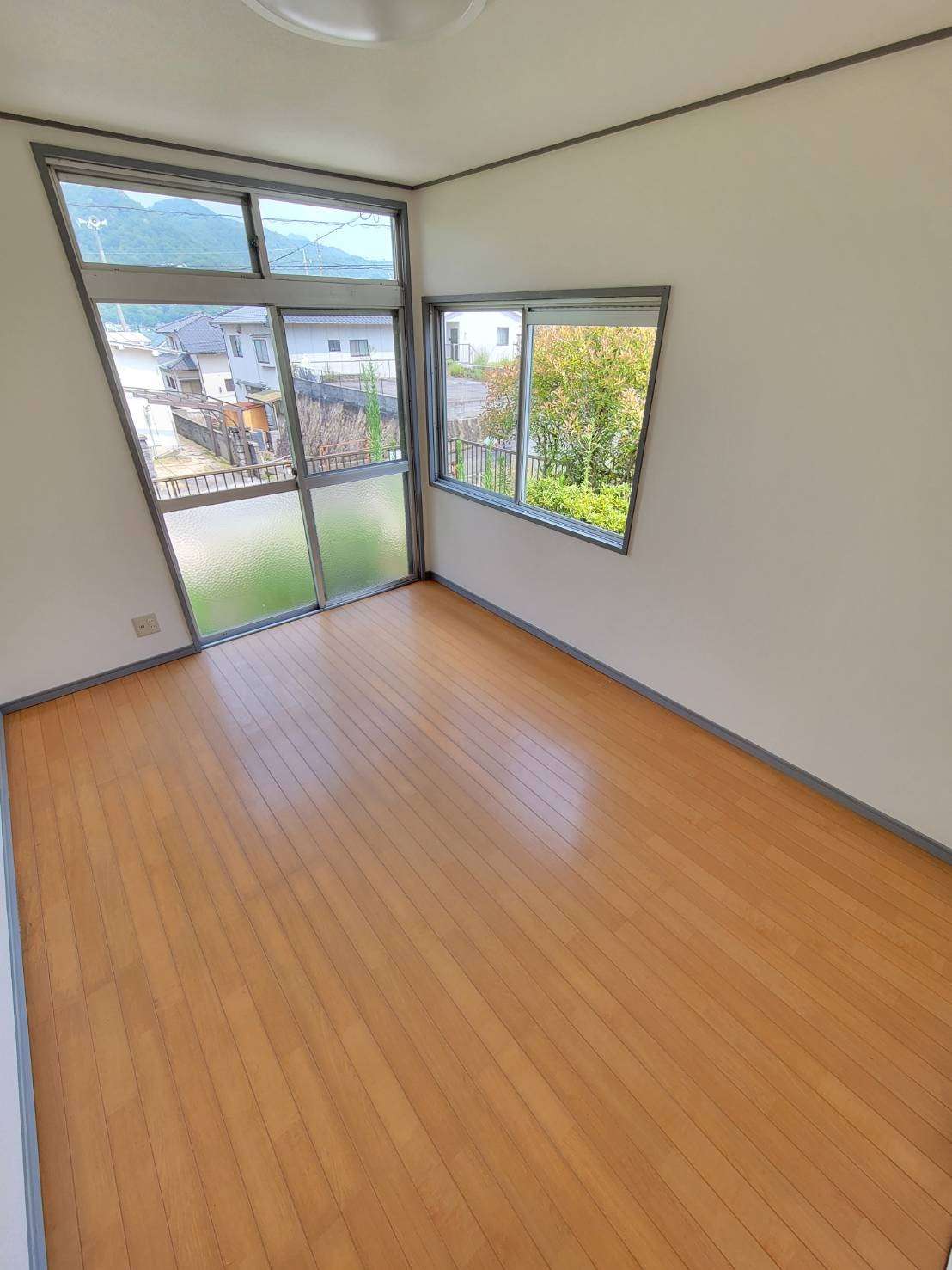 焼山ひばりヶ丘町　中古戸建